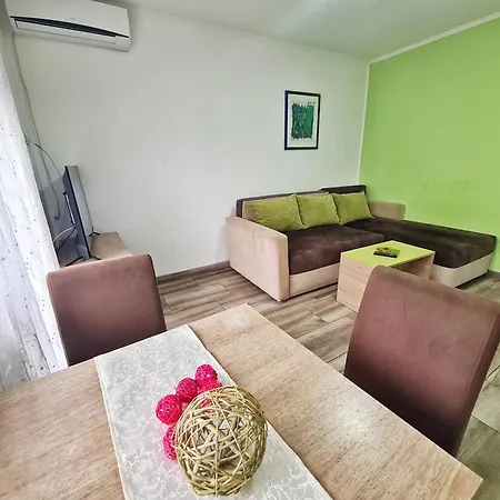 아파트 Aleksandra 2 6 *